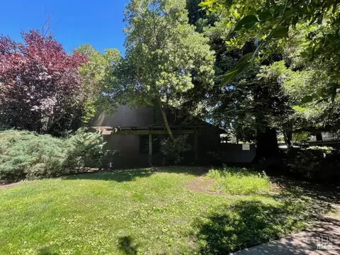 10 Arbor Ct, Cotati, CA 94931