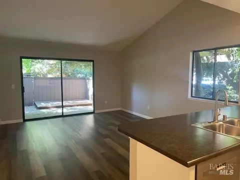 10 Arbor Ct, Cotati, CA 94931 photo 3