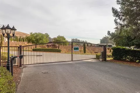 49 Jewett Rd, Petaluma, CA 94952