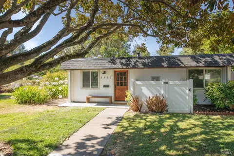 1380 Mission Dr, Sonoma, CA 95476