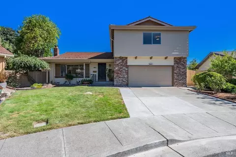 905 Catalpa Way, Petaluma, CA 94954