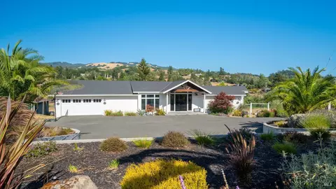 7074 Cold Springs Rd, Penngrove, CA 94951