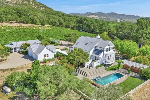 2310 N 3rd Ave, Napa, CA 94558 photo 2