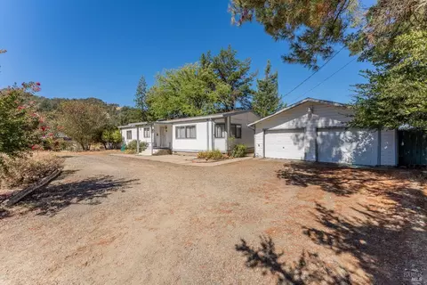 4040 Burke Hill Rd, Ukiah, CA 95482
