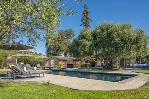 1321 Davis Ln, Saint Helena, CA 94574