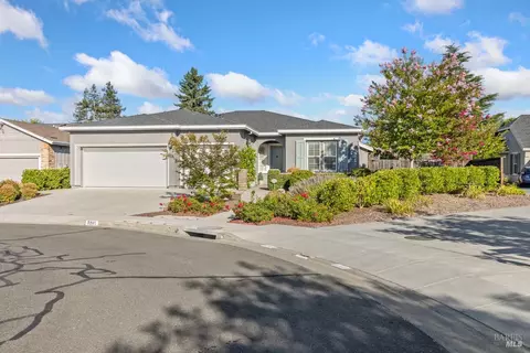 9285 Oak Trail Cir, Santa Rosa, CA 95409