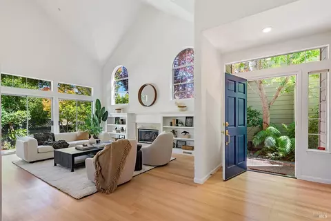 33 Elizabeth Cir, Greenbrae, CA 94904