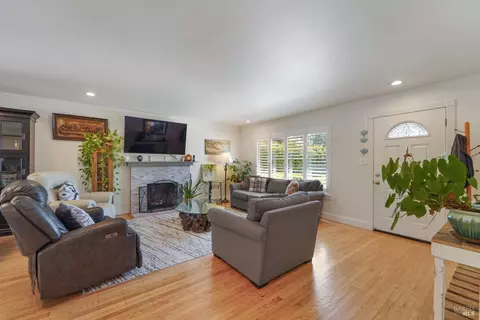 738 Rollingwood Dr, Vallejo, CA 94591 photo 3
