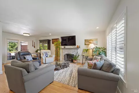 738 Rollingwood Dr, Vallejo, CA 94591 photo 2