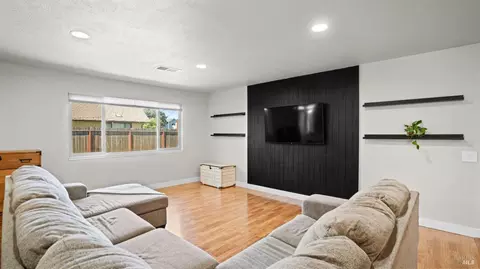 2802 Calaveras Dr, Fairfield, CA 94534 photo 12