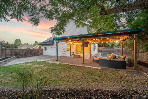 6127 Aaron Ct, Windsor, CA 95492 photo 3