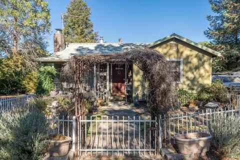 131 W Moore St, Ukiah, CA 95482 photo 2