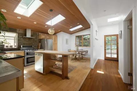 135 Tamalpais Rd, Fairfax, CA 94930