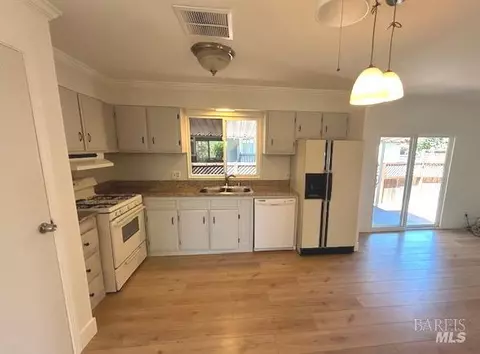 290 Yosemite Rd, San Rafael, CA 94903