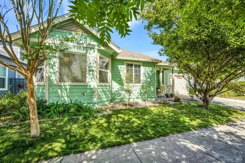 1761 Waltzer Rd, Santa Rosa, CA 95403