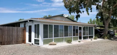 5144 Maple Rd, Vacaville, CA 95687
