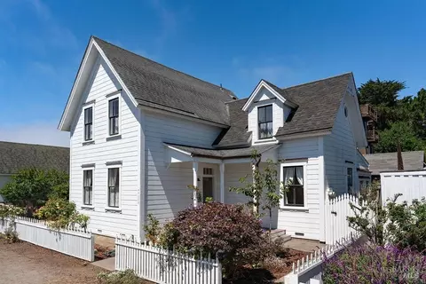 45120 Calpella St, Mendocino, CA 95460