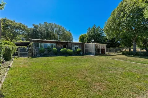 209 Sexton Rd, Sebastopol, CA 95472