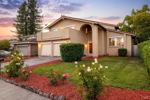 188 Firethorn Dr, Rohnert Park, CA 94928