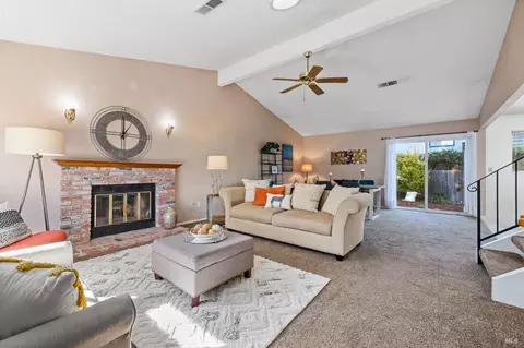 4575 Heron Ct, Rohnert Park, CA 94928