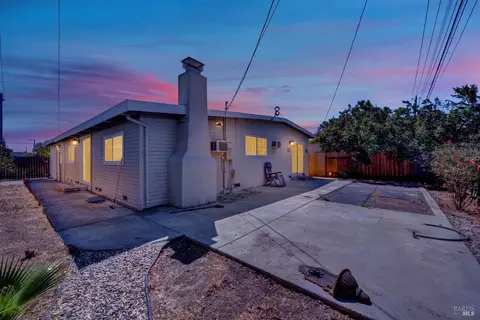 1317 Eisenhower St, Fairfield, CA 94533