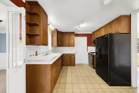 1317 Eisenhower St, Fairfield, CA 94533 photo 9
