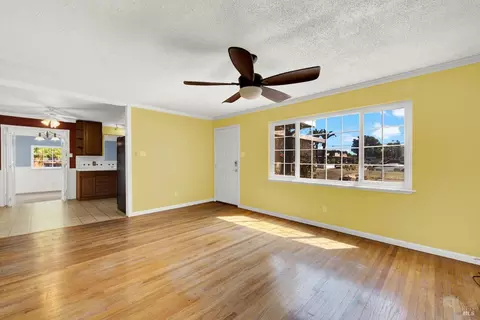 1317 Eisenhower St, Fairfield, CA 94533 photo 4
