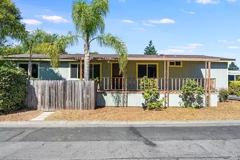 69 Leisure Park Cir, Santa Rosa, CA 95401