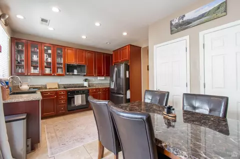 570 Nero Ct, Fairfield, CA 94534 photo 8