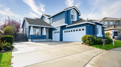 917 Quarry St, Petaluma, CA 94954