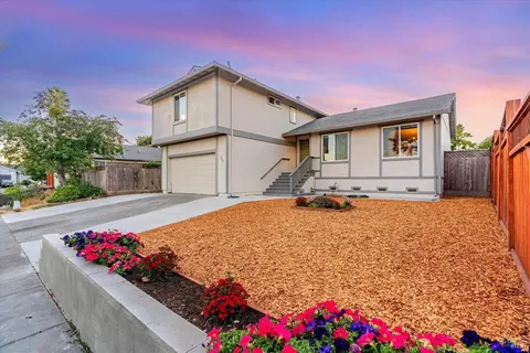 2395 Julio Ln, Santa Rosa, CA 95401