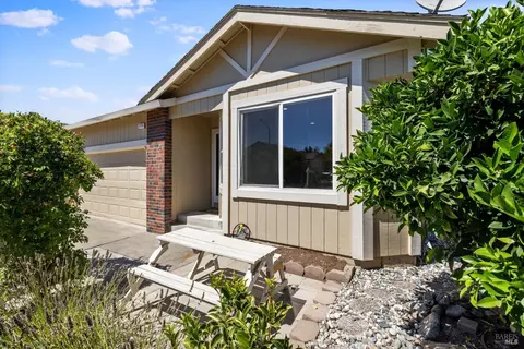 2129 Little River Ave, Santa Rosa, CA 95401