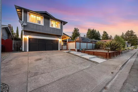 1220 Holly Ave, Rohnert Park, CA 94928