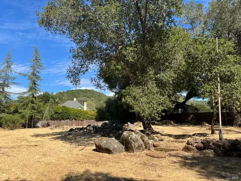 4615 Morris Ct, Santa Rosa, CA 95405