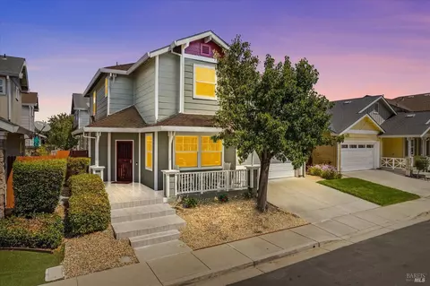985 Countrywood Cir, Vacaville, CA 95687