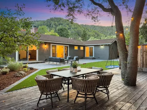 96 Rollingwood Dr, San Rafael, CA 94901