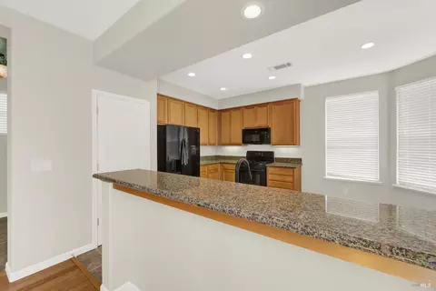 2402 White Dr, Fairfield, CA 94533 photo 18