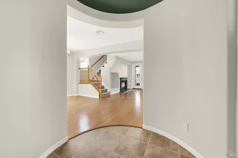2402 White Dr, Fairfield, CA 94533 photo 6