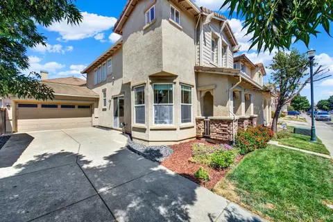 2402 White Dr, Fairfield, CA 94533 photo 3