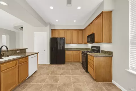 2402 White Dr, Fairfield, CA 94533 photo 23