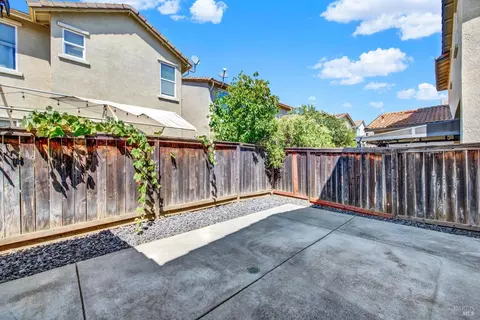 2402 White Dr, Fairfield, CA 94533 photo 46