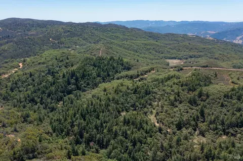 5400 Mill Creek Rd # -4, Ukiah, CA 95482