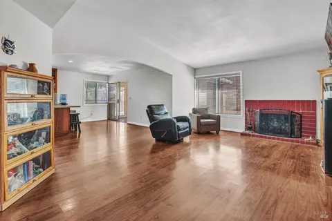 110 Mulberry St, Vallejo, CA 94589 photo 4