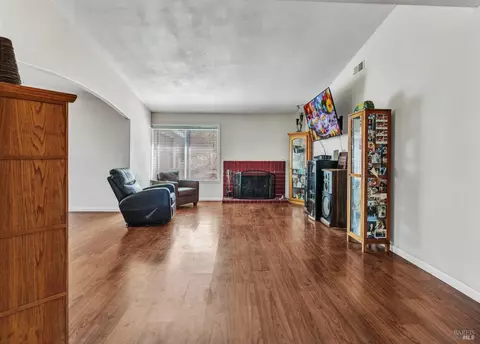 110 Mulberry St, Vallejo, CA 94589 photo 3