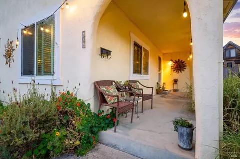 206 Vista Ct, Sebastopol, CA 95472