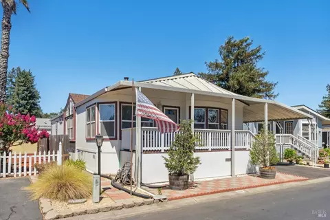 569 Mendocino Dr, Petaluma, CA 94954