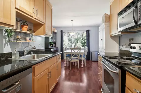 900 Cambridge Dr #18, Benicia, CA 94510