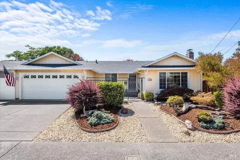 7669 Beverly Dr, Rohnert Park, CA 94928