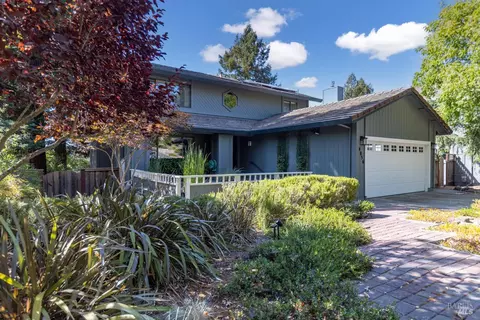 4856 Parktrail Dr, Santa Rosa, CA 95405