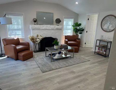 95 14th St, Vallejo, CA 94590 photo 3